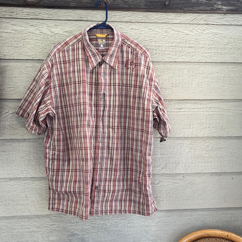 Mountain Hardware men’s XXL short sleeve plaid button up